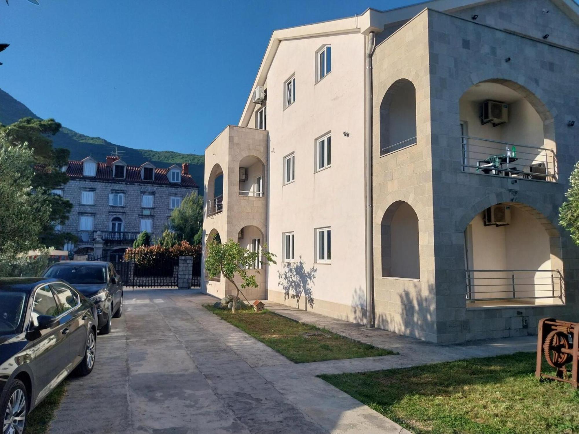 הרצג-נובי Apartments Villa Danilovic מראה חיצוני תמונה