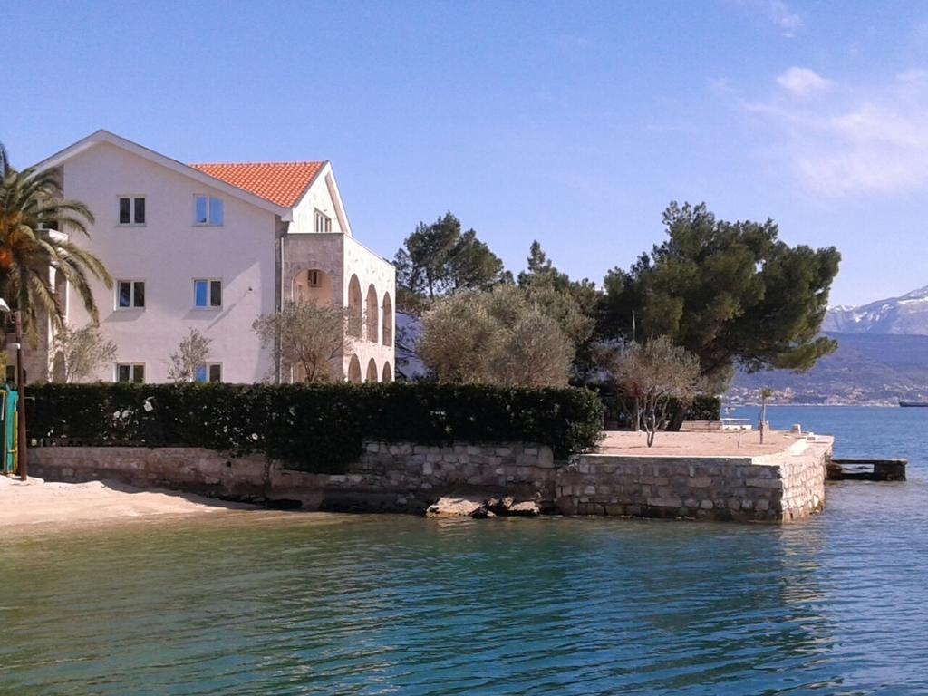 הרצג-נובי Apartments Villa Danilovic מראה חיצוני תמונה